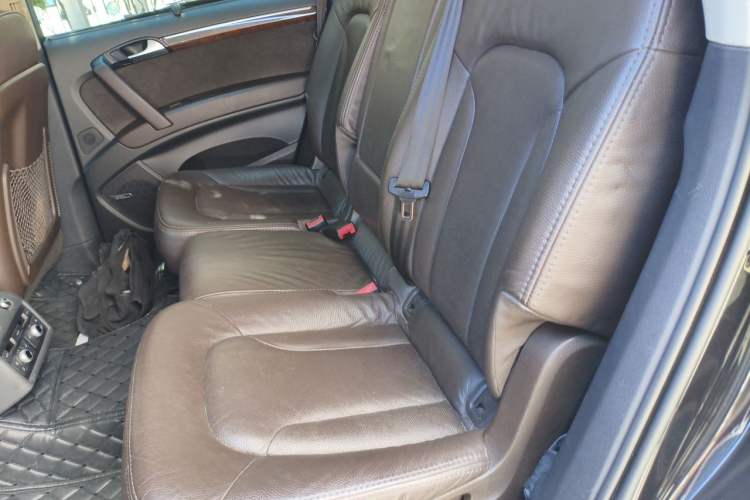Used Audi Q7  Left Rear Seat