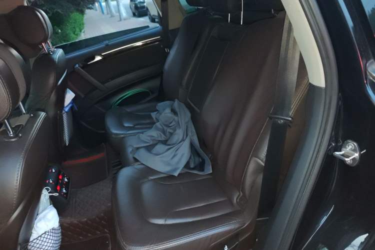 Used Audi Q7 2014 35 TFSI Sport Edition Left Rear Seat