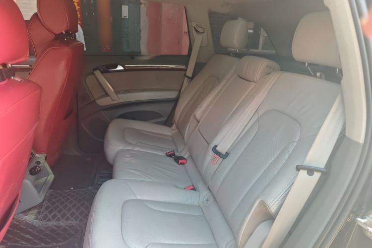 Used Audi Q7 2014 35 TFSI Ambition Edition Left Rear Seat