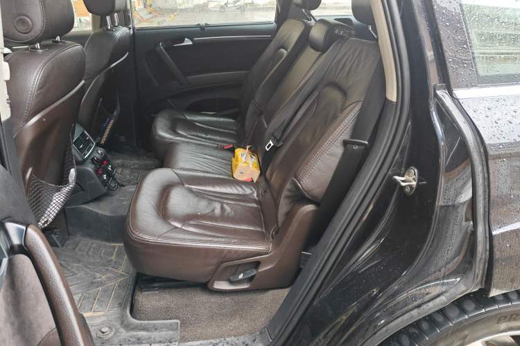 Used Audi Q7 2014 35 TDI Sport Edition Left Rear Seat