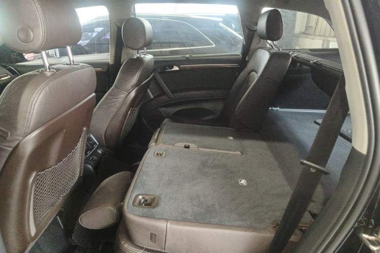 Used Audi Q7 2014 35 TFSI Ambition Edition Left Rear Seat