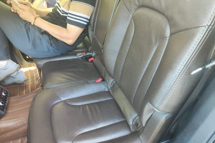 Used Audi Q7 2014 40 TFSI Sport Edition Left Rear Seat
