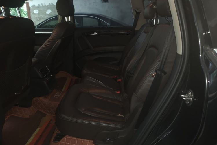 Used Audi Q7 2014 35 TFSI Ambition Edition Left Rear Seat