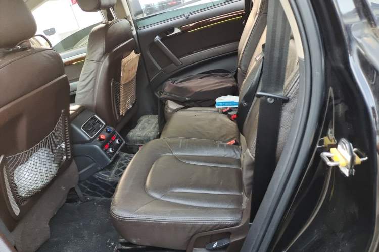 Used Audi Q7 2014 40 TFSI Sport Edition Left Rear Seat
