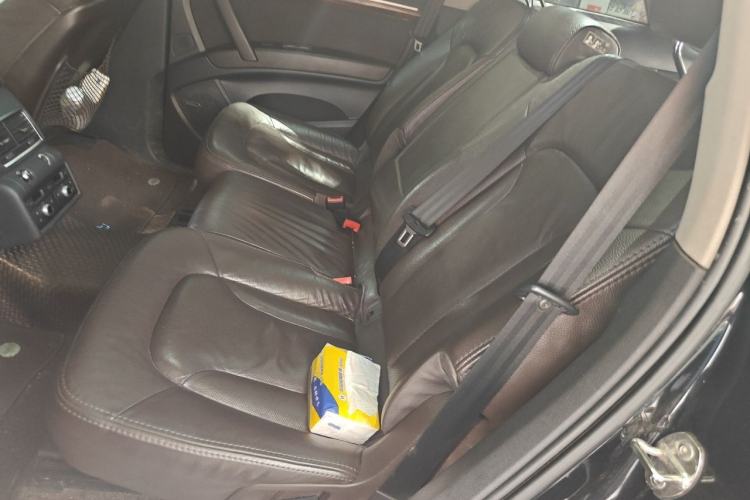 Used Audi Q7 2014 35 TFSI Sport Edition Left Rear Seat
