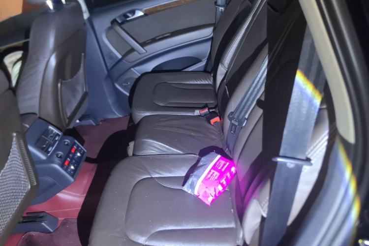 Used Audi Q7 2014 35 TFSI Off-road Model Left Rear Seat
