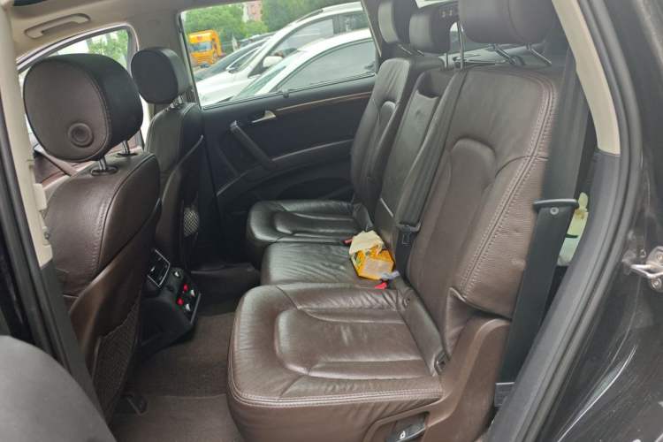 Used Audi Q7 2014 35 TFSI Sport Edition Left Rear Seat