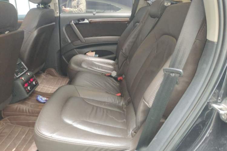 Used Audi Q7 2014 35 TFSI Off-road Model Left Rear Seat