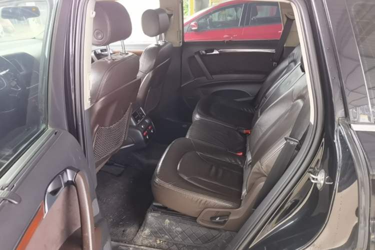 Used Audi Q7 2014 35 TFSI Sport Edition Left Rear Seat