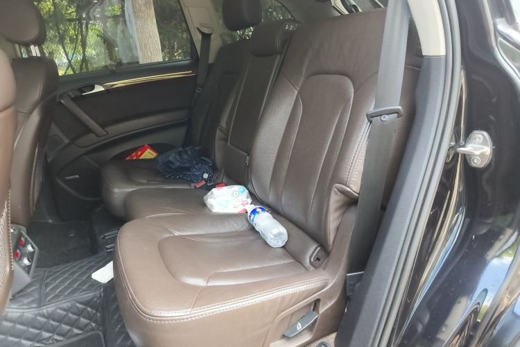 Used Audi Q7 2014 35 TFSI Sport Edition Left Rear Seat