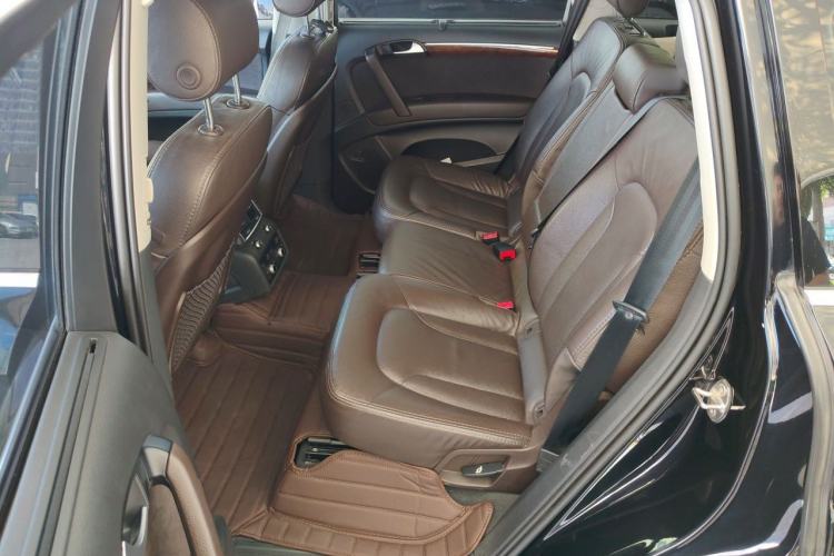 Used Audi Q7 2014 40 TFSI Sport Edition Left Rear Seat