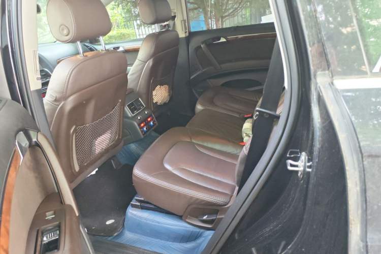 Used Audi Q7  Left Rear Seat