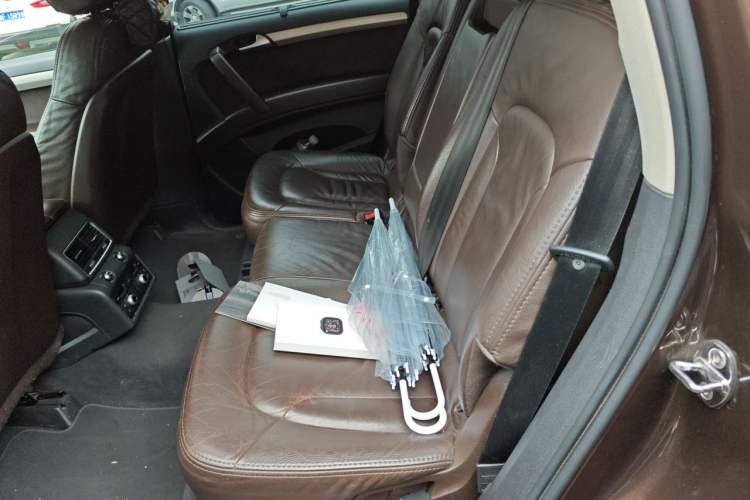 Used Audi Q7  Left Rear Seat