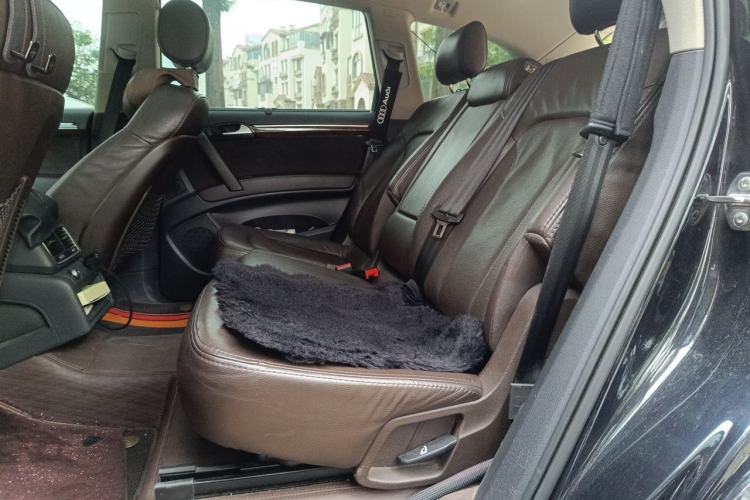 Used Audi Q7 2014 35 TFSI Ambition Edition Left Rear Seat