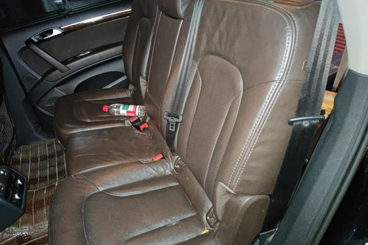 Used Audi Q7 2014 35 TFSI Sport Edition Left Rear Seat