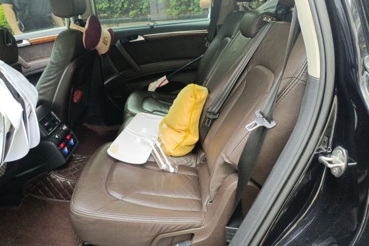 Used Audi Q7 2014 35 TFSI Sport Edition Left Rear Seat