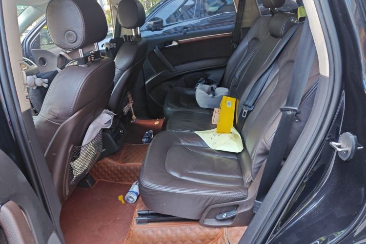 Used Audi Q7 2014 35 TFSI Ambition Edition Left Rear Seat