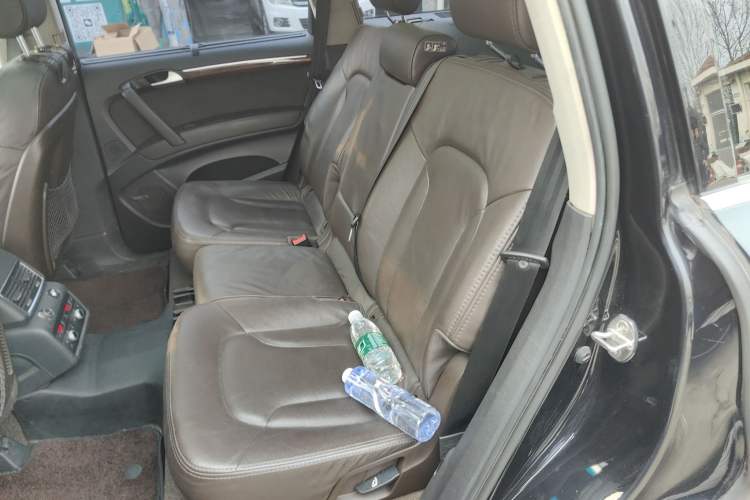 Used Audi Q7 2014 35 TFSI Sport Edition Left Rear Seat