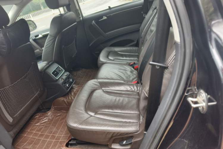 Used Audi Q7  Left Rear Seat