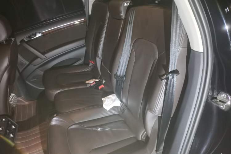 Used Audi Q7 2014 40 TFSI Sport Edition Left Rear Seat