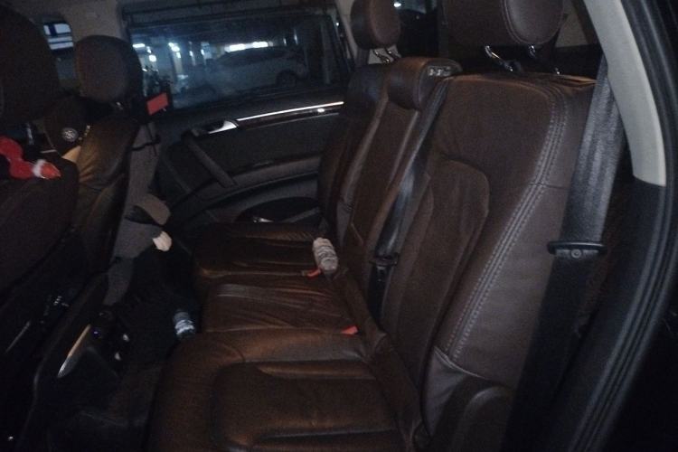 Used Audi Q7 2014 35 TDI Exclusive Edition Left Rear Seat