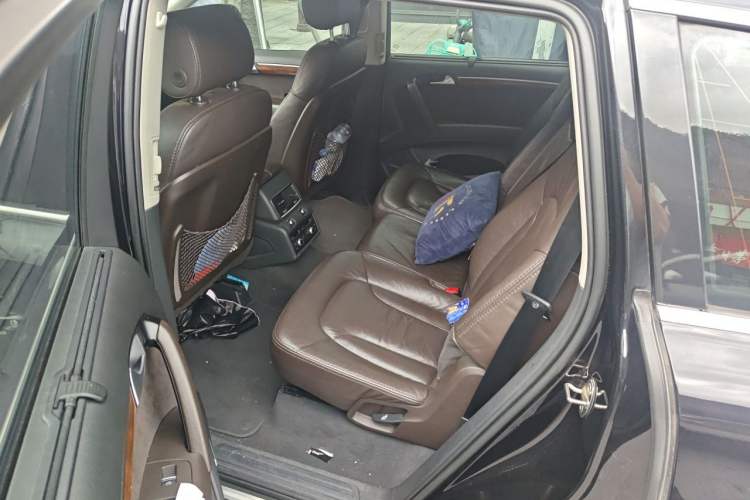 Used Audi Q7 2014 35 TFSI Off-road Model Left Rear Seat