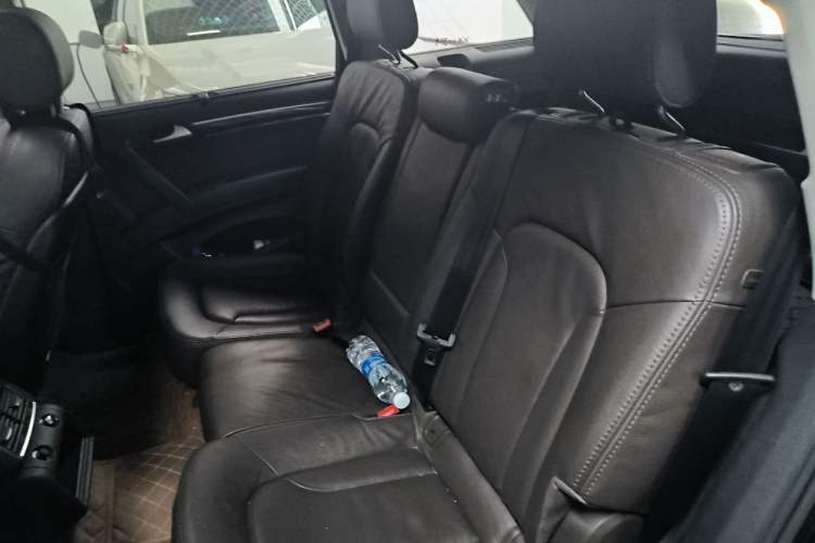 Used Audi Q7 2014 35 TFSI Ambition Edition Left Rear Seat