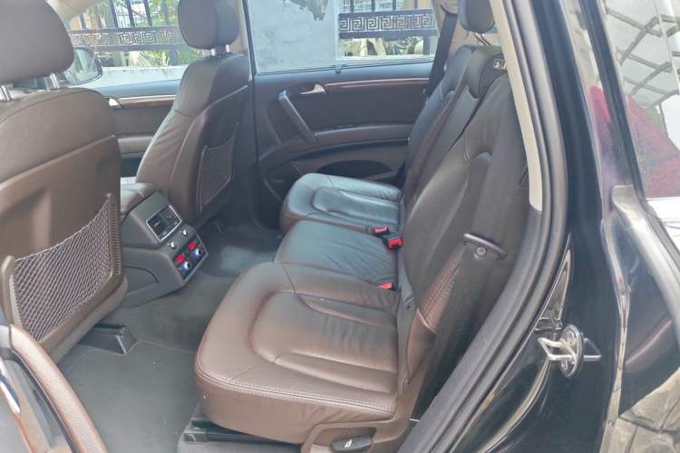 Used Audi Q7 2014 35 TDI Sport Edition Left Rear Seat