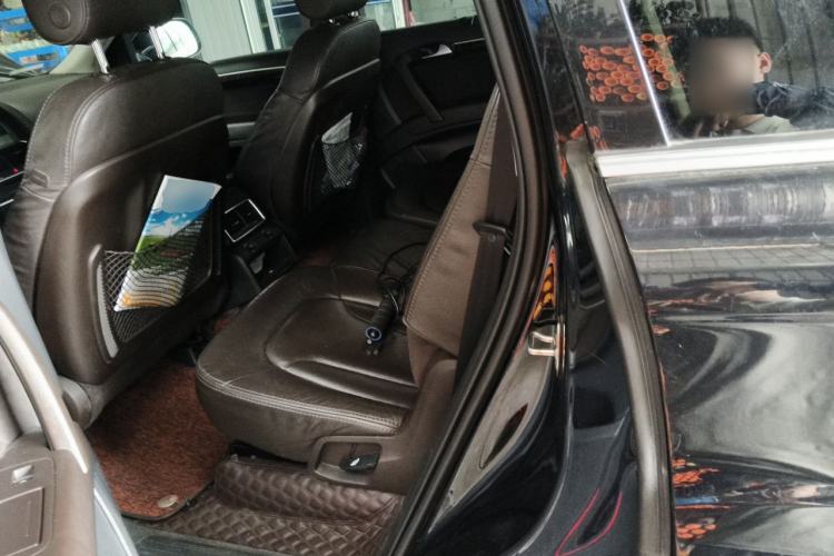 Used Audi Q7 2014 35 TFSI Ambition Edition Left Rear Seat