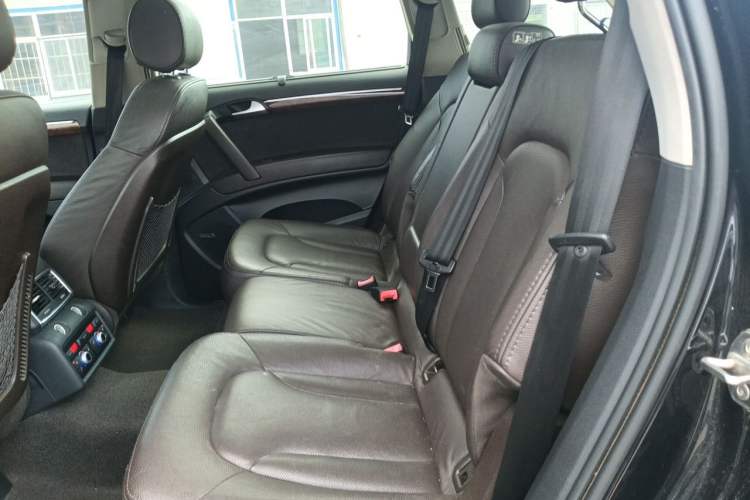 Used Audi Q7 2014 40 TFSI off-road version Left Rear Seat