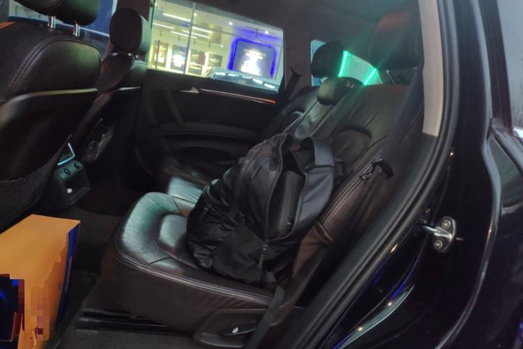 Used Audi Q7 2014 35 TFSI Ambition Edition Left Rear Seat