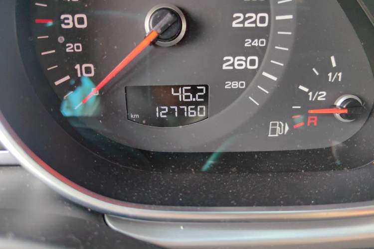 Used Audi Q7 2014 35 TDI Sport Edition Odometer Close Up