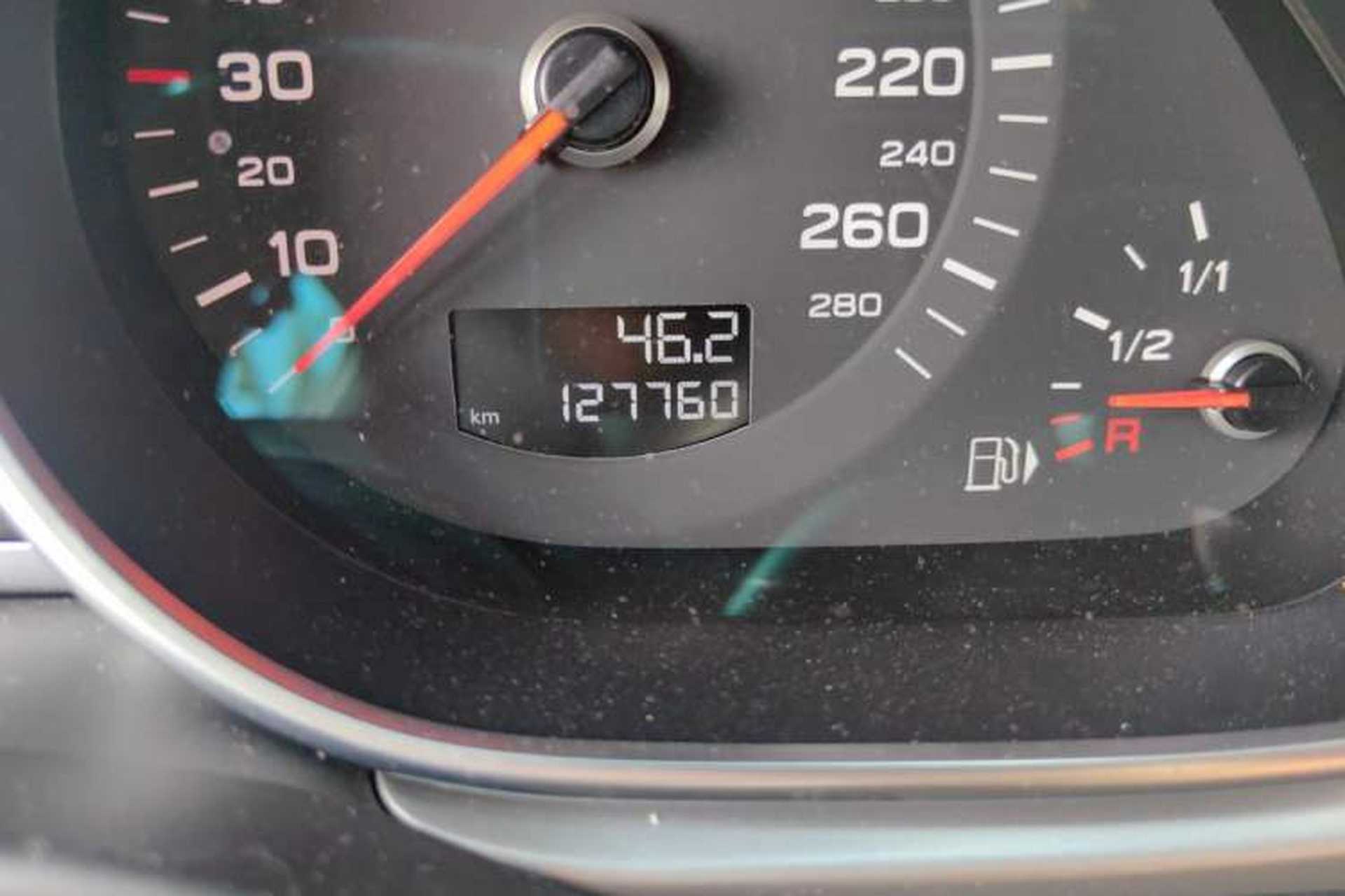 Used Audi Q7 2014 35 TDI Sport Edition Odometer Close Up