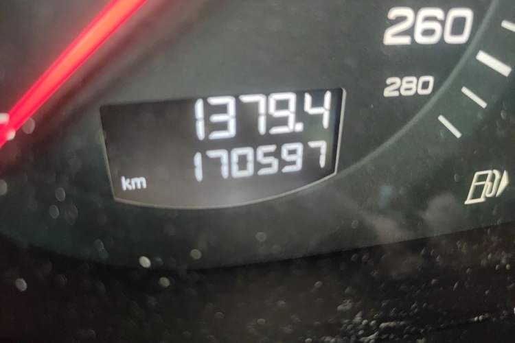 Used Audi Q7 2014 35 TFSI Ambition Edition Odometer Close Up