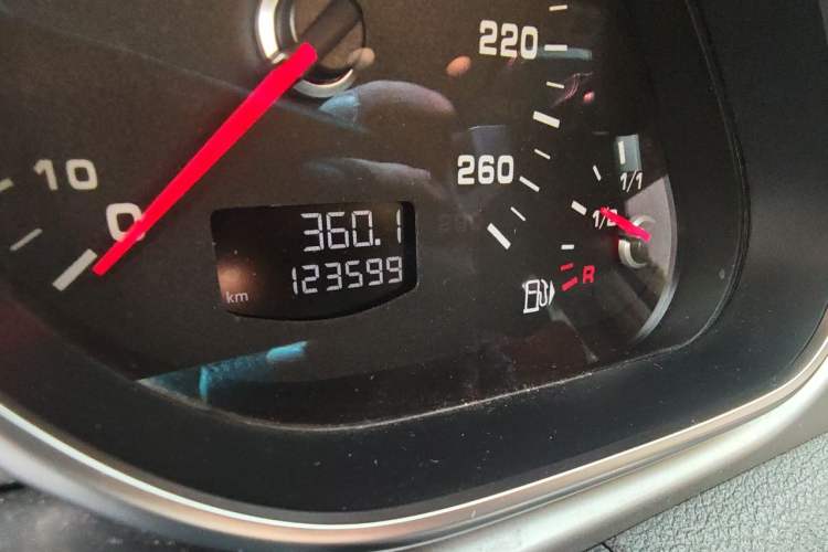 Used Audi Q7  Odometer Close Up