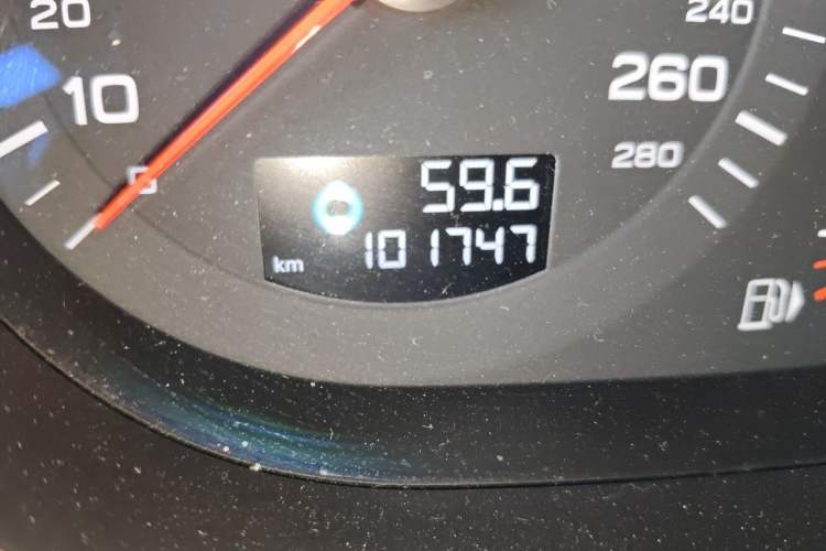 Used Audi Q7 2014 35 TFSI Ambition Edition Odometer Close Up