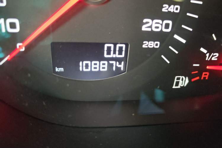 Used Audi Q7  Odometer Close Up