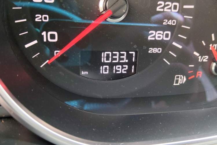 Used Audi Q7 2014 35 TFSI Ambition Edition Odometer Close Up