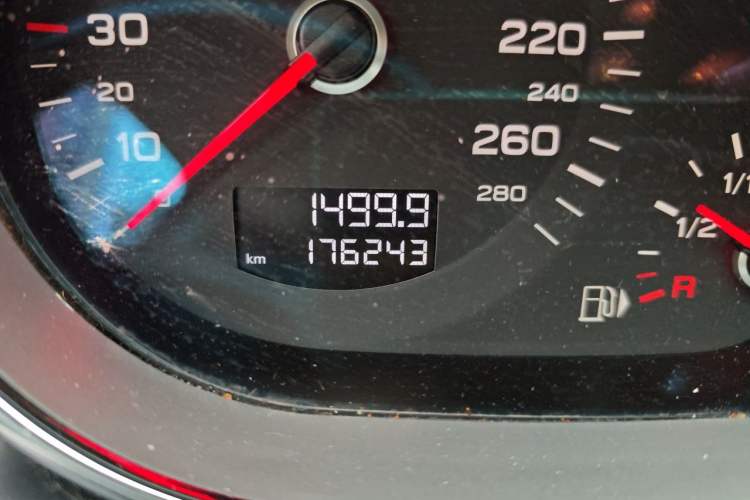 Used Audi Q7  Odometer Close Up