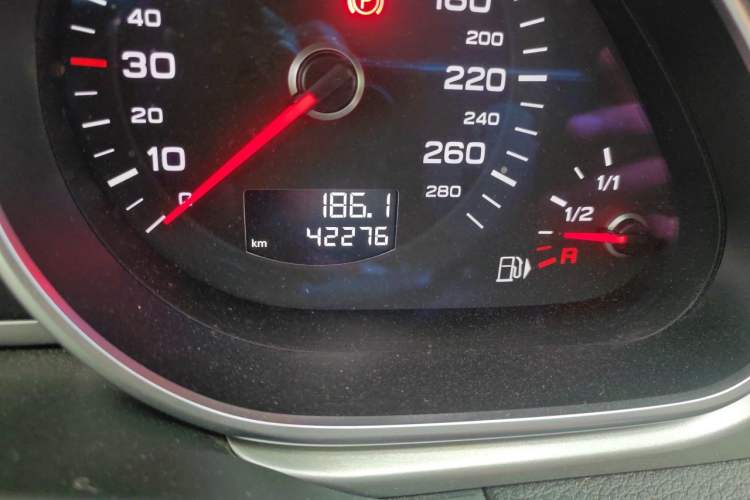 Used Audi Q7 2014 35 TFSI Ambition Edition Odometer Close Up