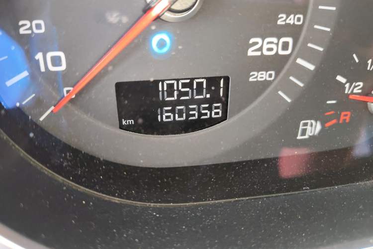 Used Audi Q7 2014 35 TFSI Sport Edition Odometer Close Up