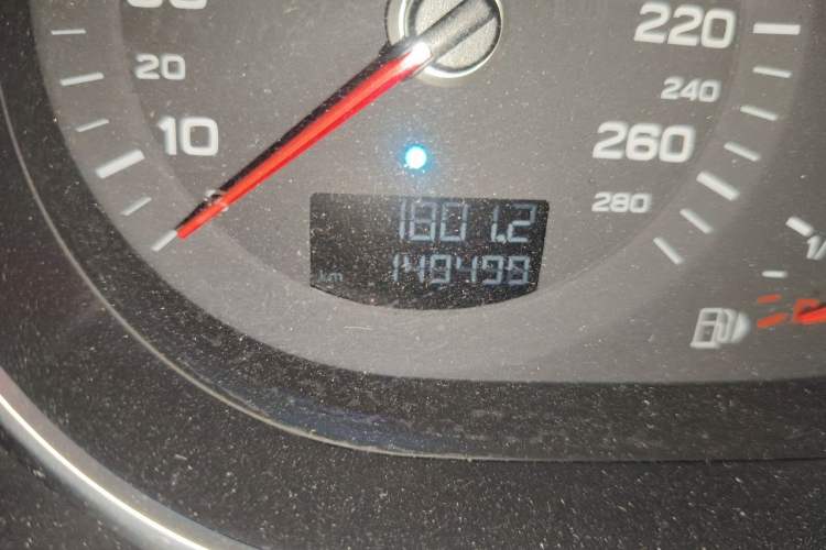 Used Audi Q7 2014 35 TFSI Sport Edition Odometer Close Up
