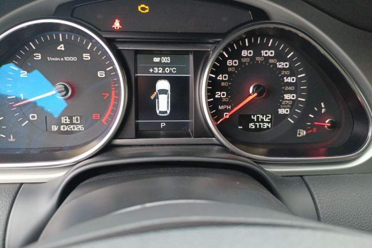 Used Audi Q7  Odometer Close Up