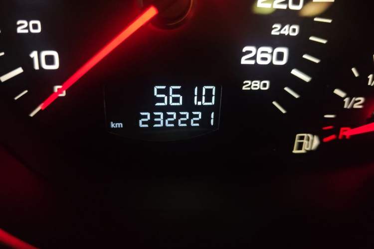Used Audi Q7 2014 35 TFSI Sport Edition Odometer Close Up