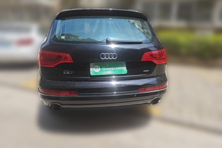 Used Audi Q7  Rear