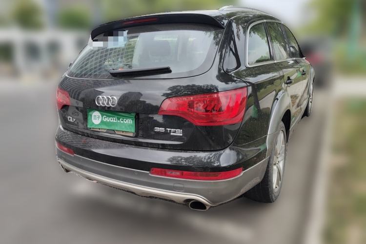 Used Audi Q7 2014 35 TFSI Off-road Model Rear Right 45 Deg