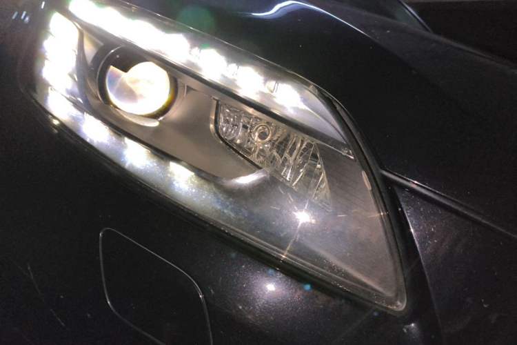 Used Audi Q7 2014 35 TDI Sport Edition Right Front Headlight