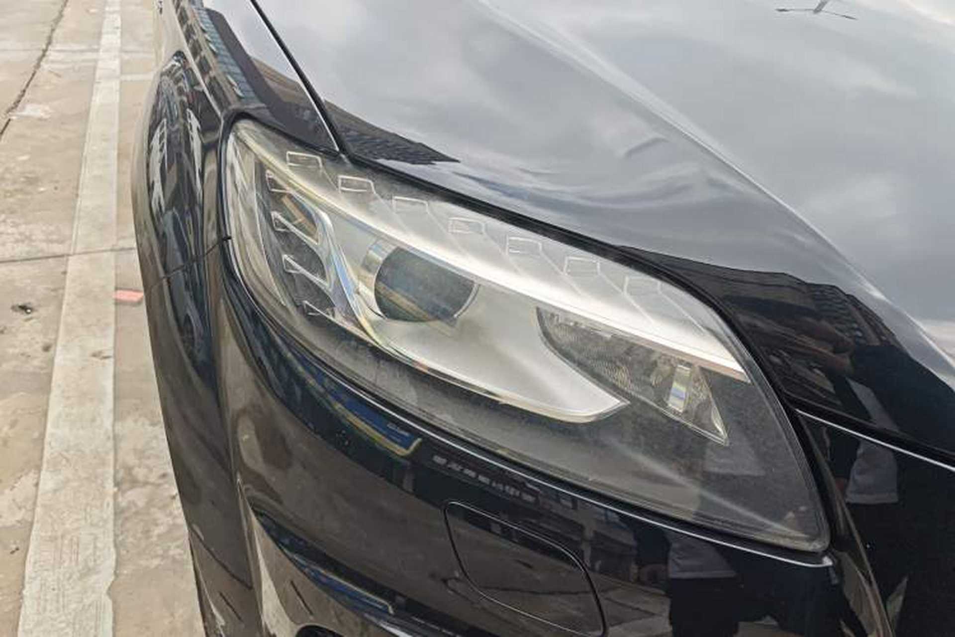 Used Audi Q7  Right Front Headlight