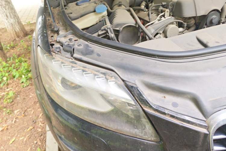Used Audi Q7  Right Front Headlight