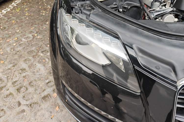 Used Audi Q7 2014 35 TFSI Ambition Edition Right Front Headlight